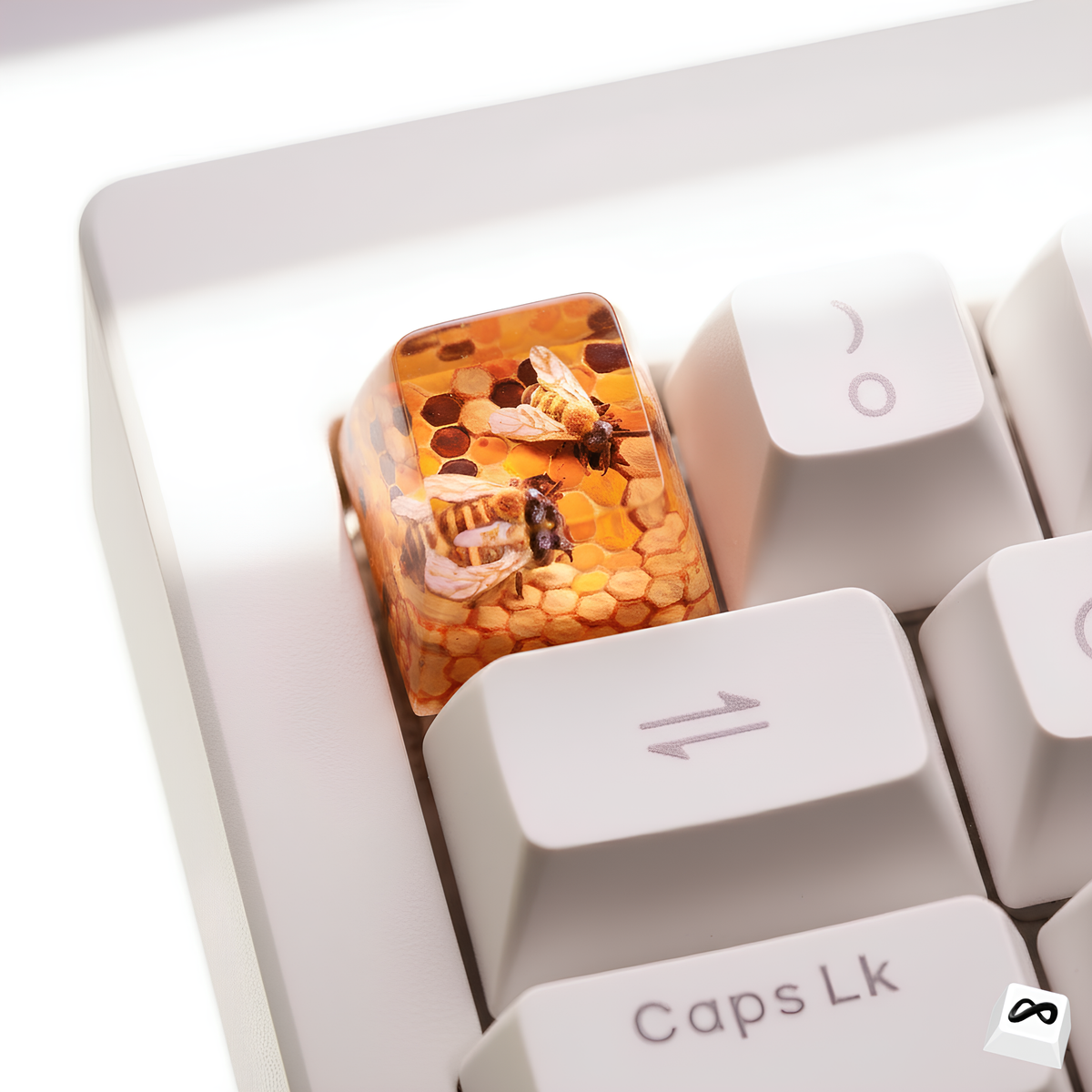 Honeycomb Bee Artisan Keycap